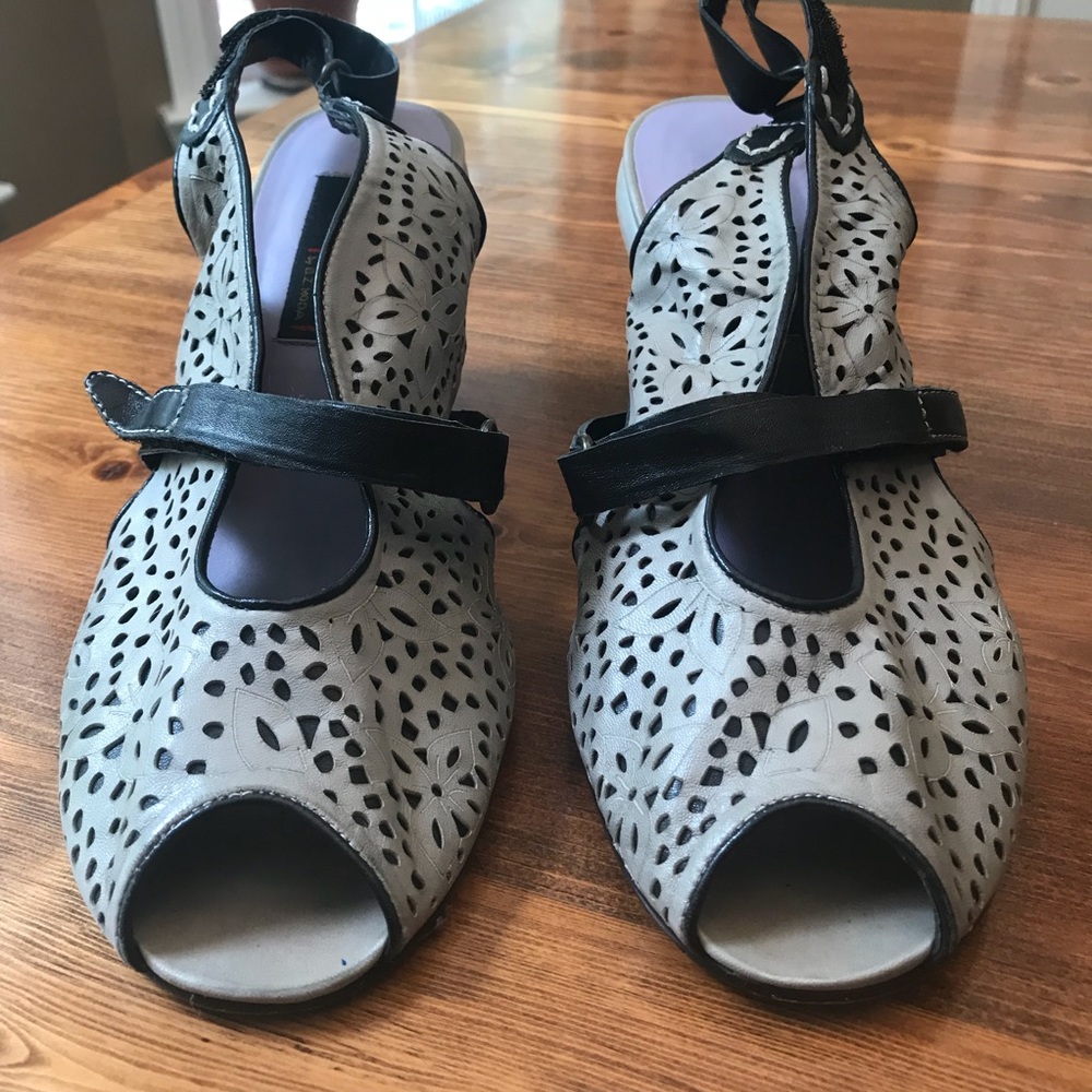 Everybody Two-tone shoes